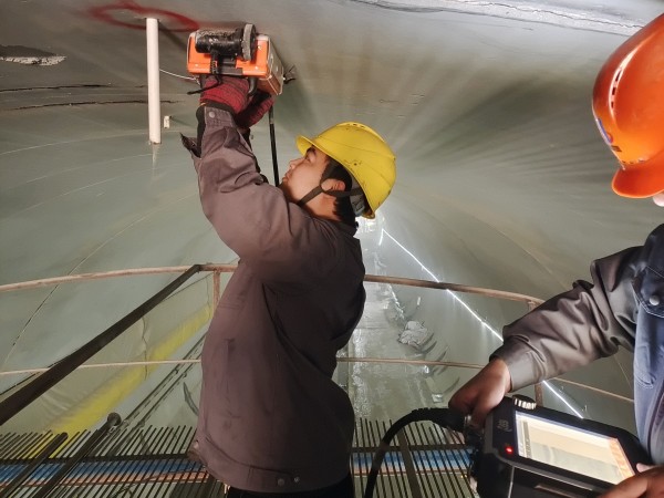 隧道支護(hù)（襯砌）背后空洞檢測(cè)